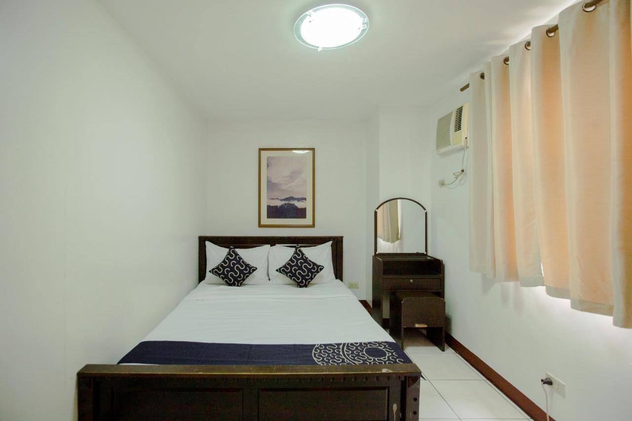 Newgrange Condotel Quezon City Extérieur photo