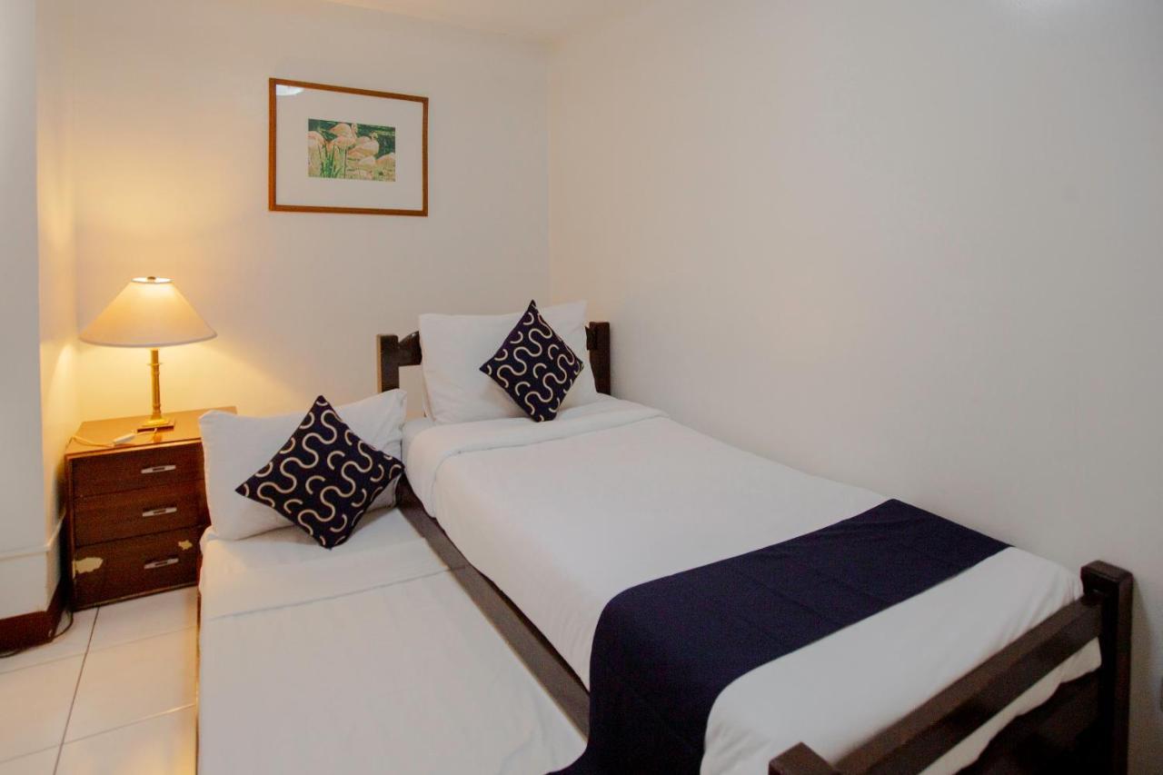 Newgrange Condotel Quezon City Extérieur photo
