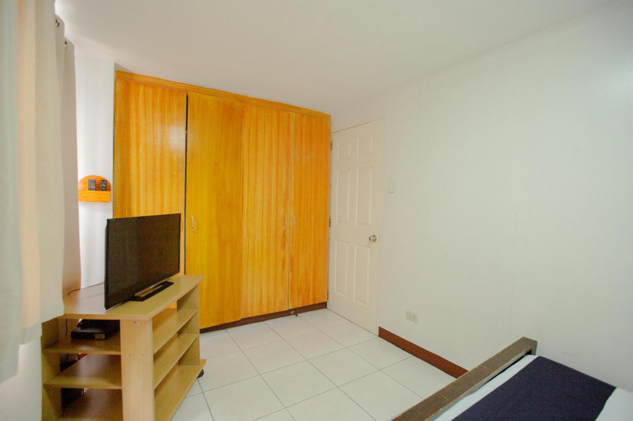 Newgrange Condotel Quezon City Extérieur photo
