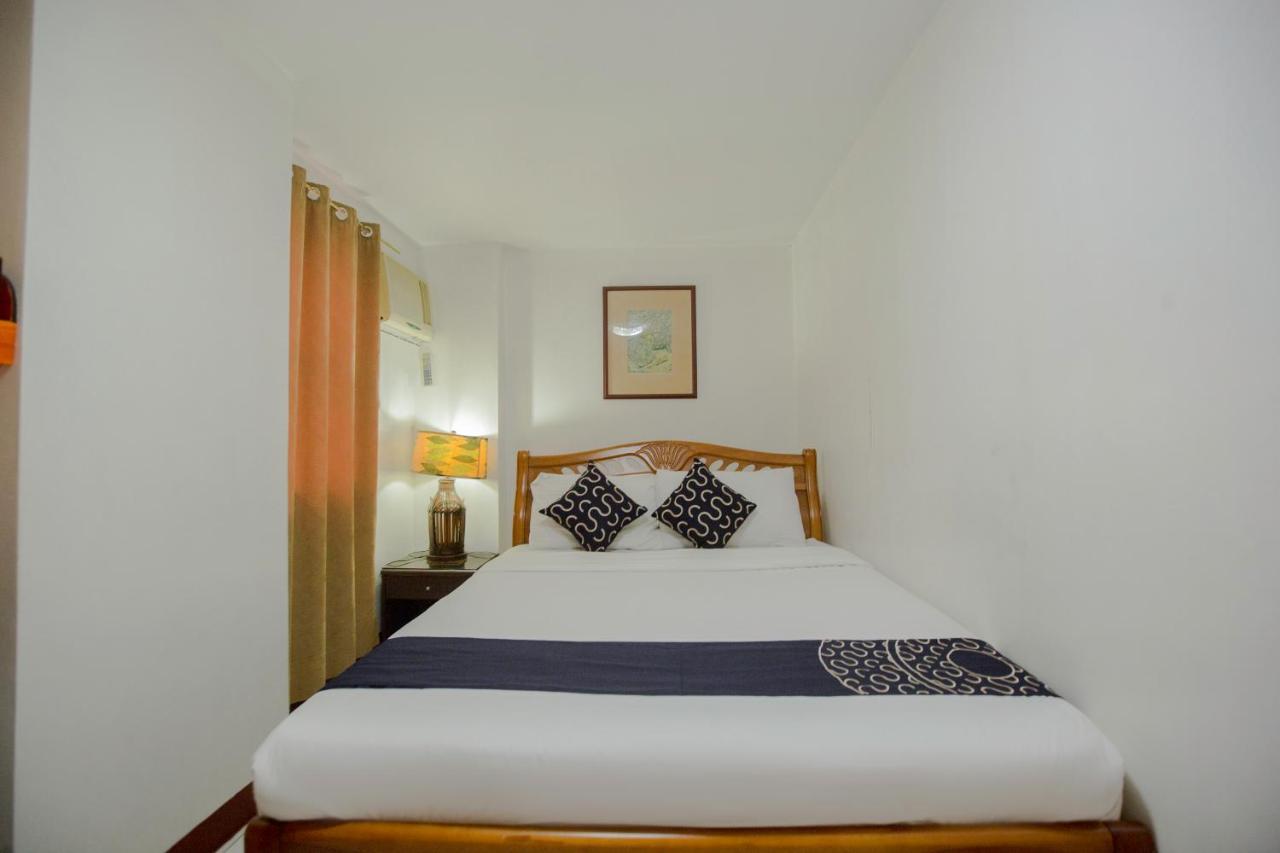 Newgrange Condotel Quezon City Extérieur photo