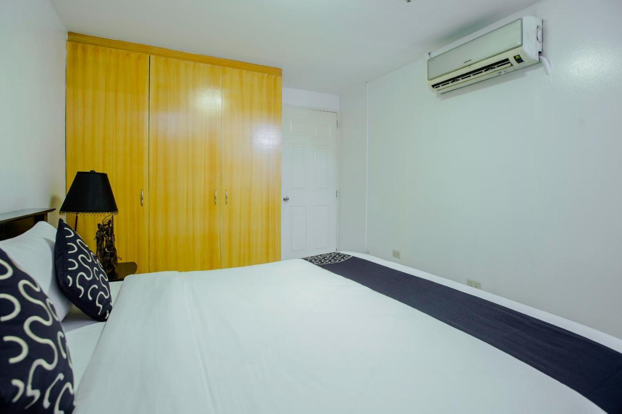 Newgrange Condotel Quezon City Extérieur photo