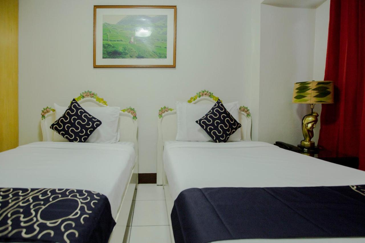 Newgrange Condotel Quezon City Extérieur photo