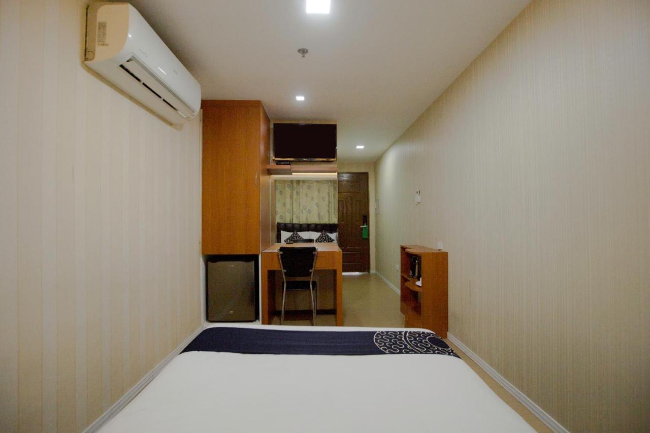 Newgrange Condotel Quezon City Extérieur photo