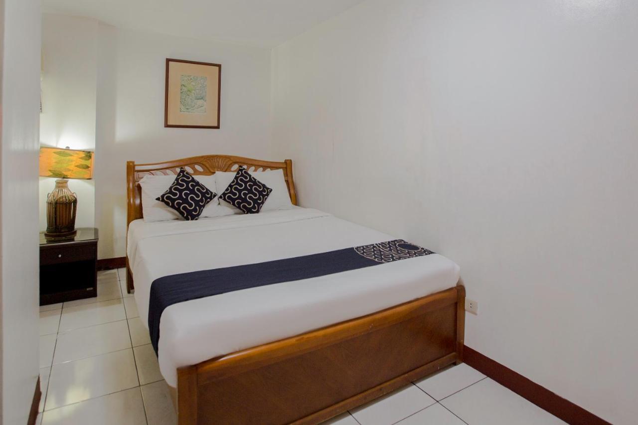 Newgrange Condotel Quezon City Extérieur photo