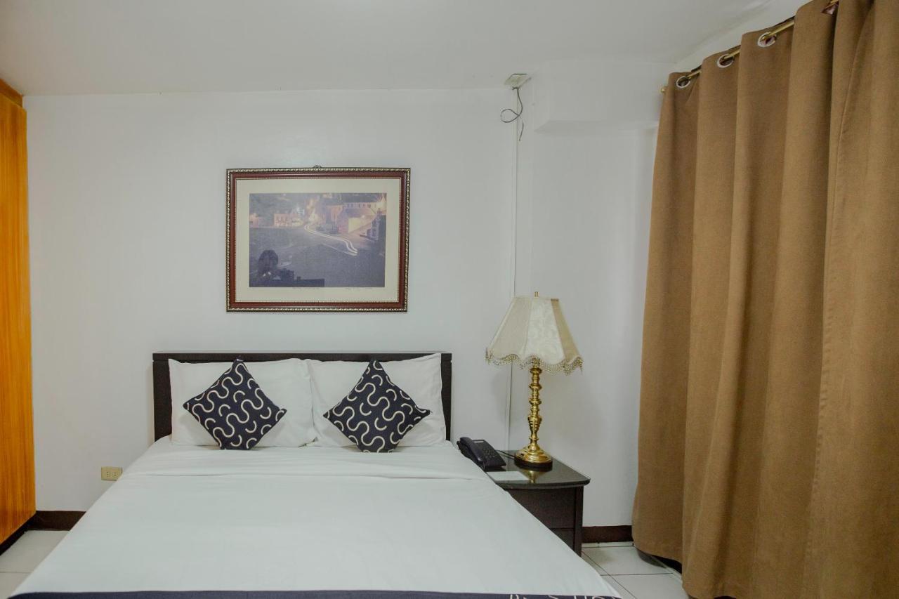 Newgrange Condotel Quezon City Extérieur photo